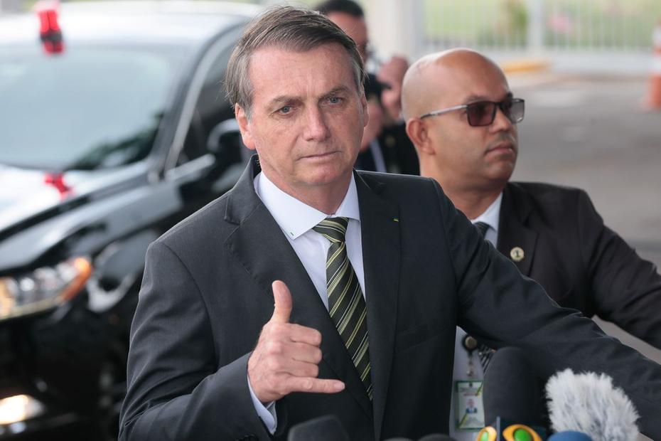 Bolsonaro desiste de churrasco após ironia e recorde de mortes por Covid-19